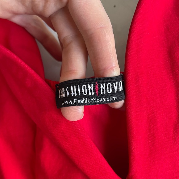 FASHION NOVA red fitted dress with plunging neckline and boning. Size L - Picture 7 of 8